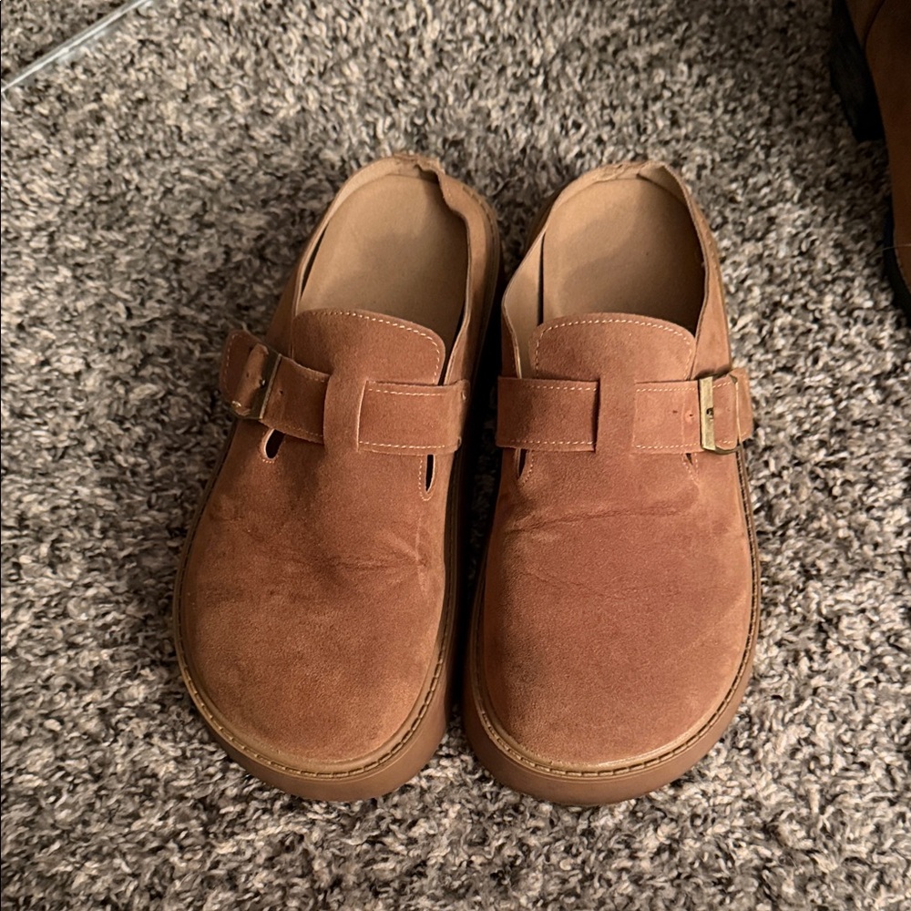 Women's Tan Suede Platform Slip-On Shoes